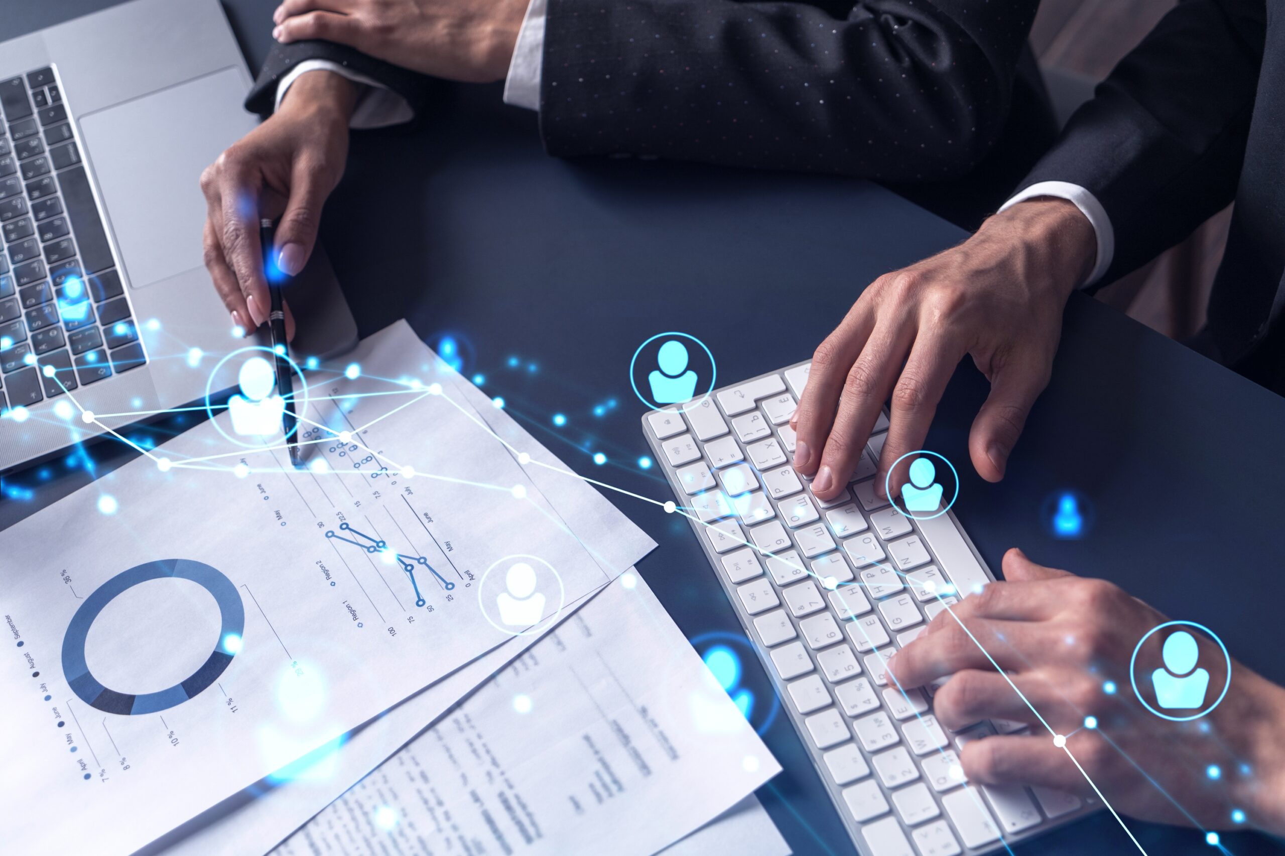 Two,Hr,Specialists,Man,And,Woman,Analyzing,The,Market,Of